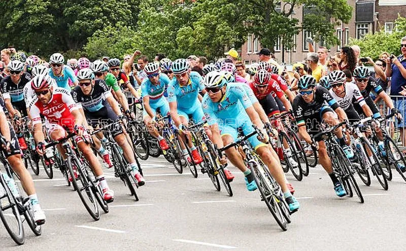 球速体育app下载地址手机版慧博云通现役重炮足球运动员大揭秘：这些球星实力爆表，让你大开眼界！